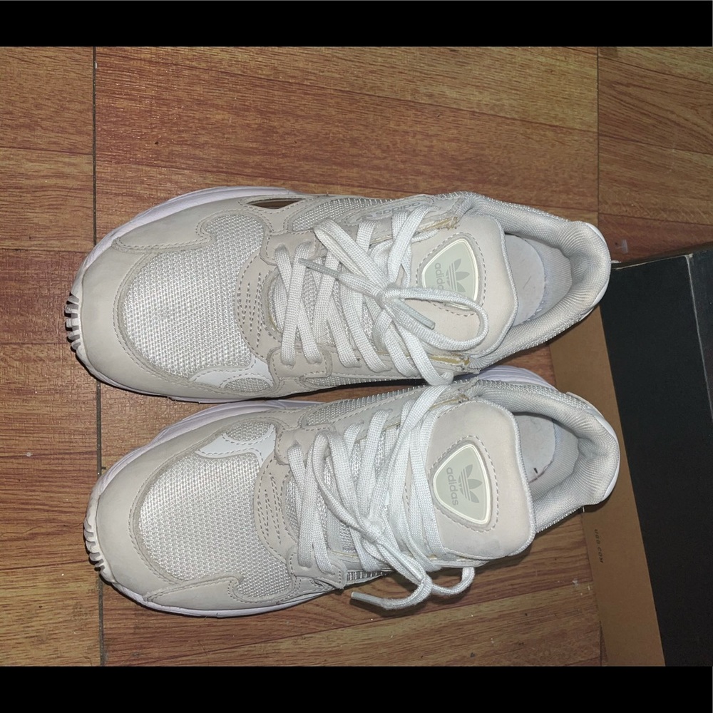 Adidas Falcon Sneaker